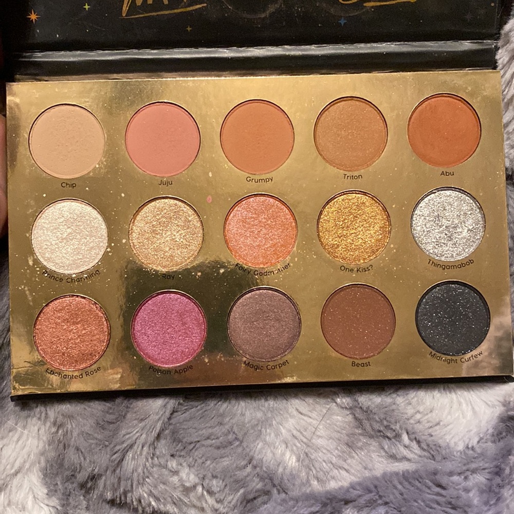 Disney x Colourpop it’s a princess thing eyeshadow palette - Picture 2 of 2